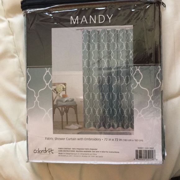 Fabric shower curtain - Picture 2 of 5